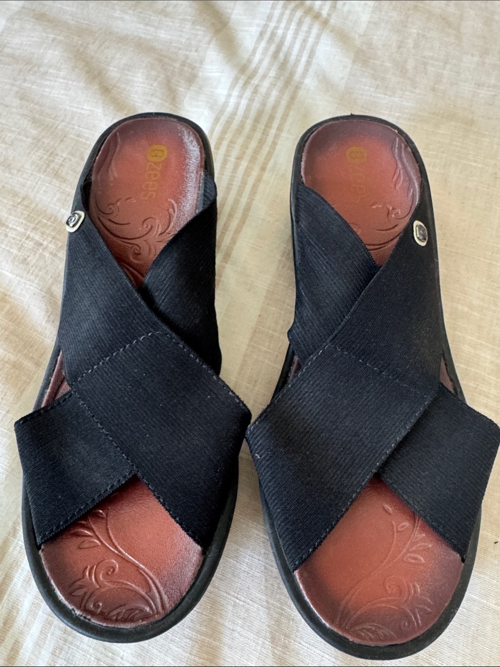 Bzees Desire 2” Wedge Sandal Black Sz 9